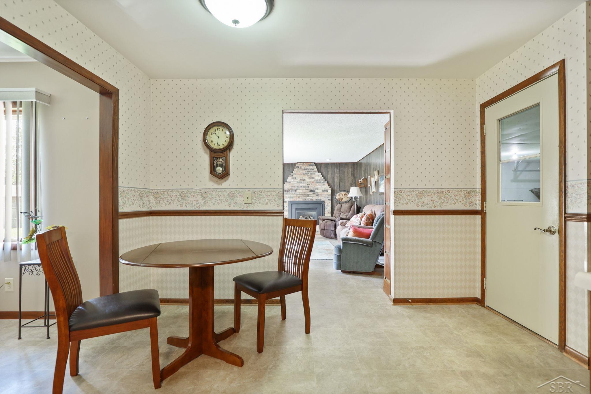 3574 Hemmeter Road Saginaw, MI 48603 - Photo 18 of 42 50116171-17.JPG