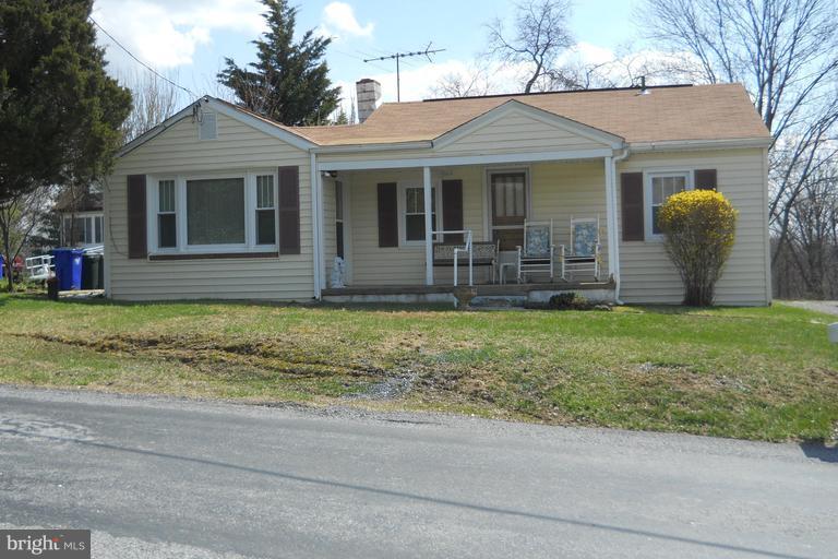 6917 Plantation Road Frederick, MD 21701 - Photo 1 of 1 Exterior (Front)