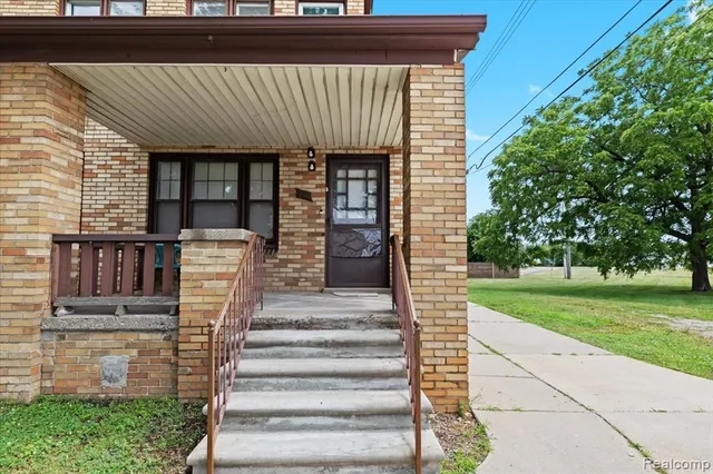 $349,990 | 4200 Lois Street, Dearborn, MI 48126