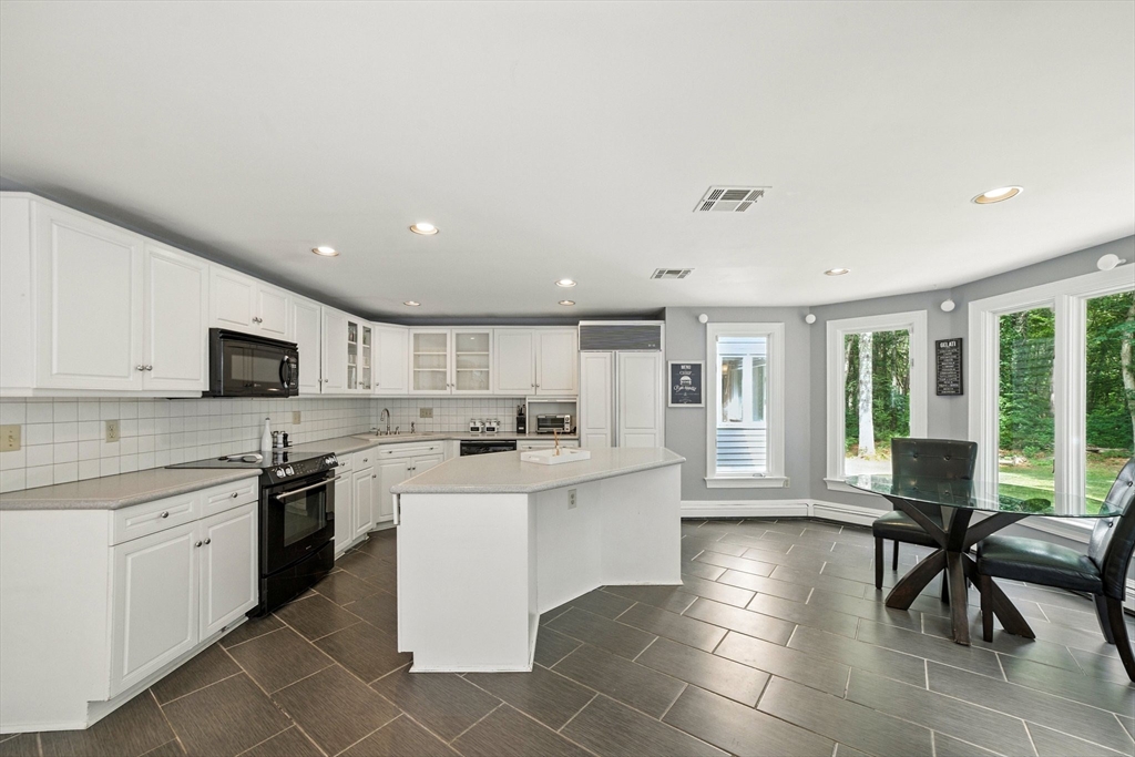 86 York Road Mansfield, MA 02048 - Photo 12 of 42 Gallery Image 12