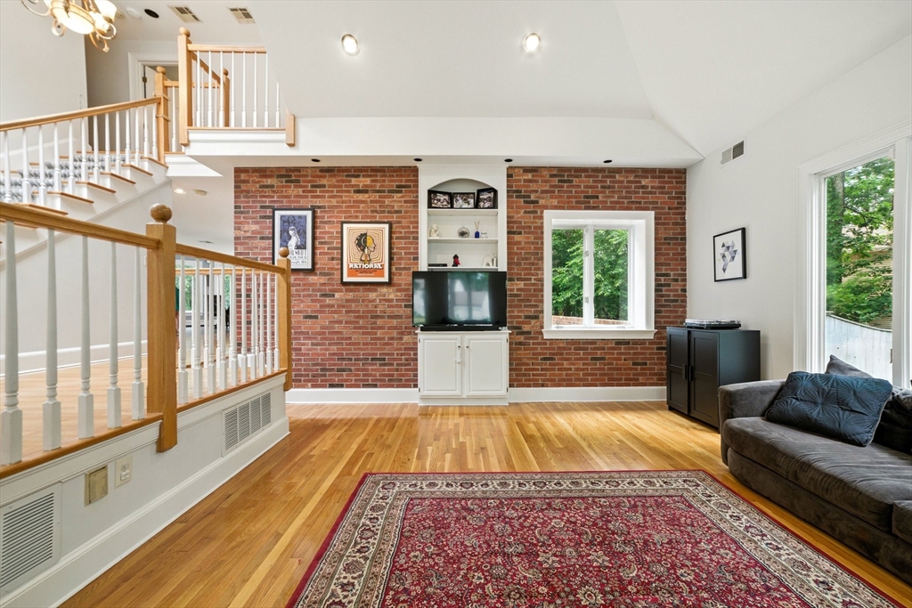 86 York Road Mansfield, MA 02048 - Photo 6 of 42 Gallery Image 6