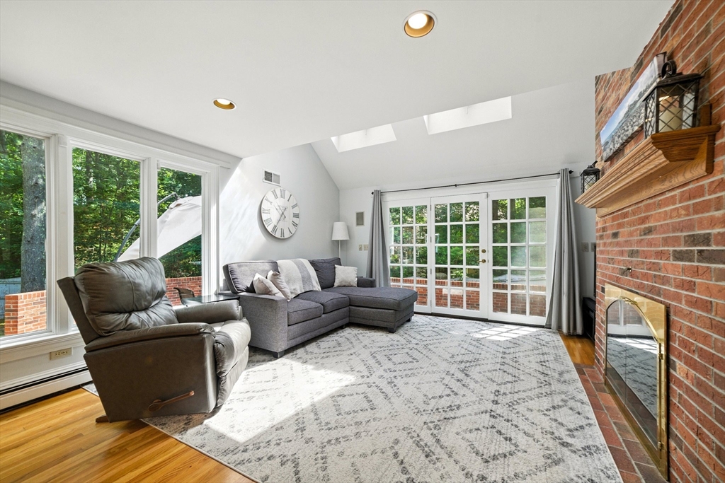 86 York Road Mansfield, MA 02048 - Photo 9 of 42 Gallery Image 9