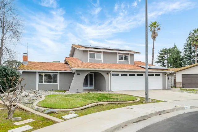 $550,000 | 93 North Osmun Avenue, Clovis, CA 93612