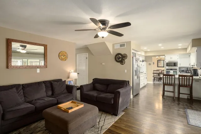 $550,000 | 93 North Osmun Avenue, Clovis, CA 93612