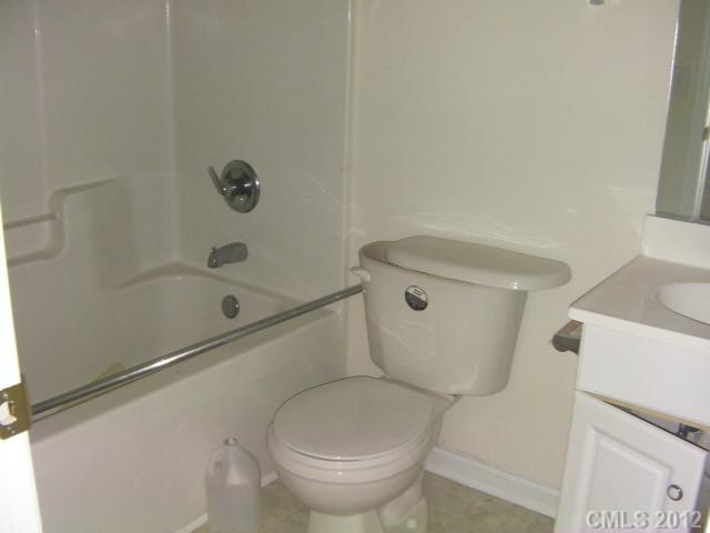 9630 Langston Mill Road Charlotte, NC 28216 - Photo 3 of 13