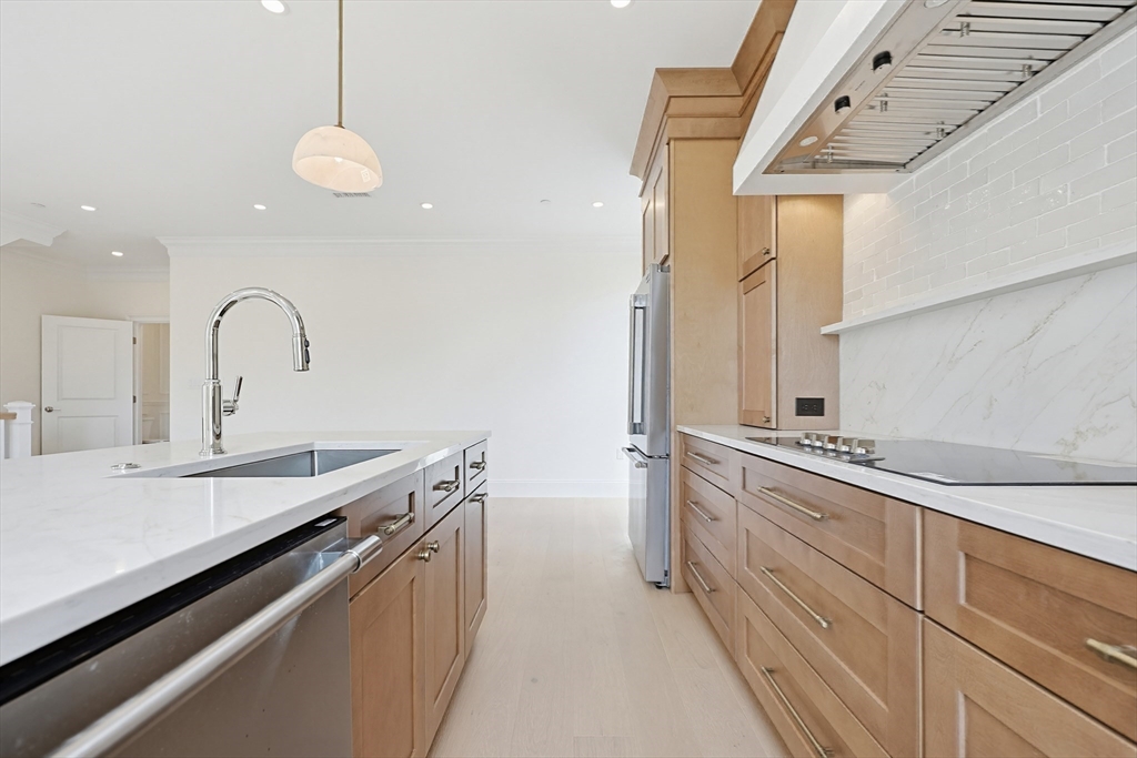 257 R Market Street, Unit C Boston, MA 02135 - Photo 8 of 30 Gallery Image 8