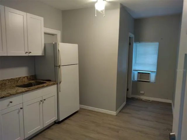 $725 | 705 Vine Avenue, Unit 2, Clearwater, FL 33755