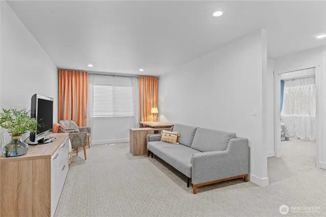 $750,000 | 4002 45th Avenue Northeast, Tacoma, WA 98422