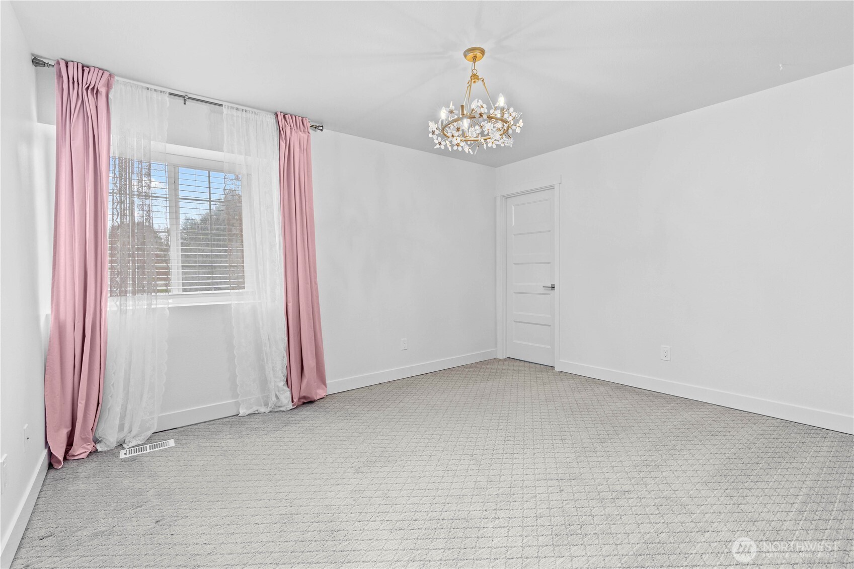 4002 45th Avenue Northeast Tacoma, WA 98422 - Photo 29 of 34