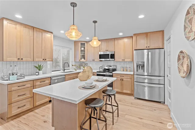 $750,000 | 4002 45th Avenue Northeast, Tacoma, WA 98422