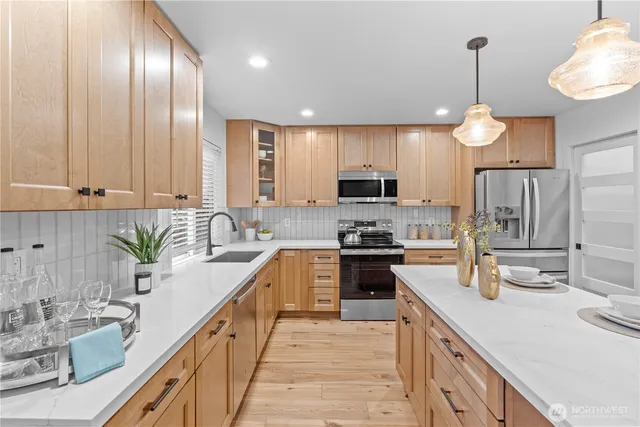 $750,000 | 4002 45th Avenue Northeast, Tacoma, WA 98422