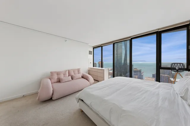 $1,199,000 | 225 North Columbus Drive, Unit 5905, Chicago, IL 60601