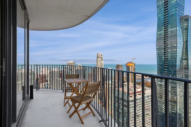 $1,199,000 | 225 North Columbus Drive, Unit 5905, Chicago, IL 60601