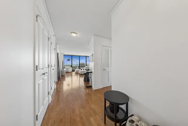 $1,199,000 | 225 North Columbus Drive, Unit 5905, Chicago, IL 60601