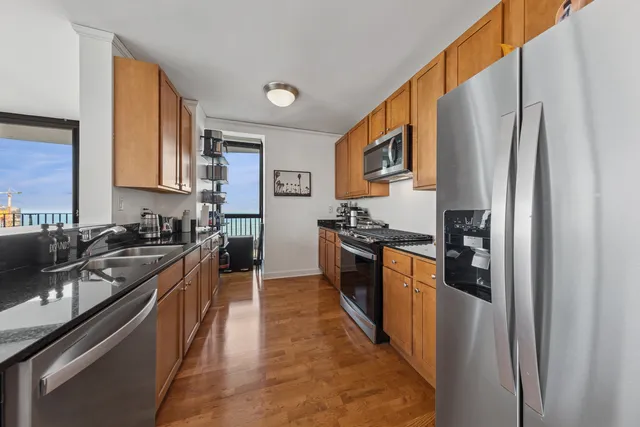 $1,199,000 | 225 North Columbus Drive, Unit 5905, Chicago, IL 60601