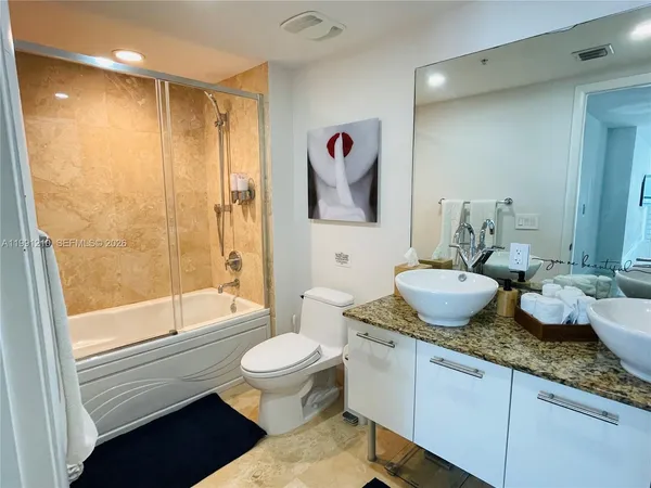 $3,450 | 41 Southeast 5th Street, Unit 2305, Miami, FL 33131