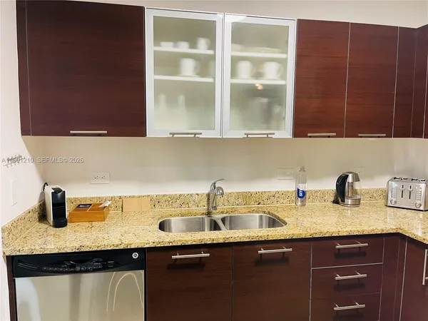 $3,450 | 41 Southeast 5th Street, Unit 2305, Miami, FL 33131
