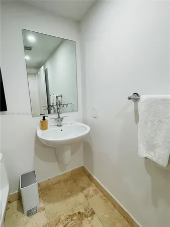 $3,450 | 41 Southeast 5th Street, Unit 2305, Miami, FL 33131