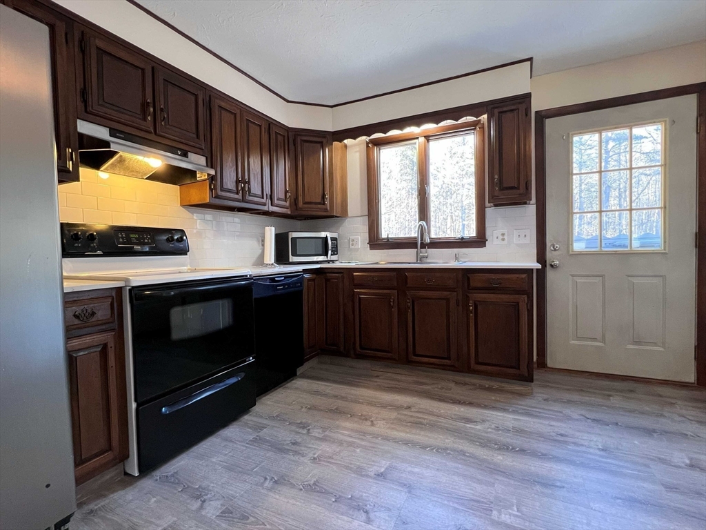23 Hospital Road Templeton, MA 01436 - Photo 6 of 20