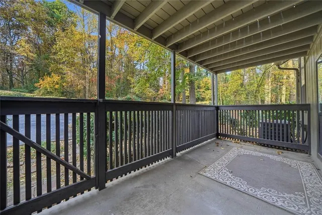 $210,000 | 1202 Cumberland Court Southeast, Smyrna, GA 30080