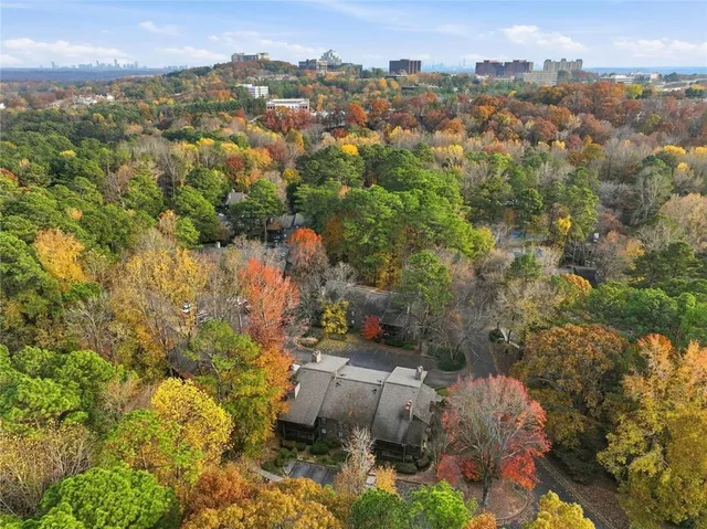 $210,000 | 1202 Cumberland Court Southeast, Smyrna, GA 30080