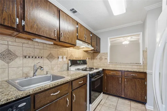 $210,000 | 1202 Cumberland Court Southeast, Smyrna, GA 30080