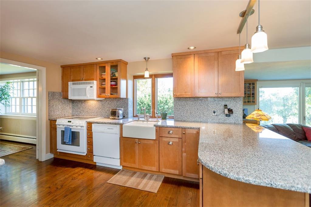 46 Broad Cove Road Cape Elizabeth, ME 04107 - Photo 3 of 35 Photo