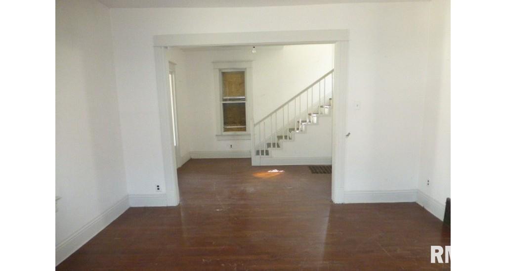 1825 South College Street Springfield, IL 62704 - Photo 2 of 14