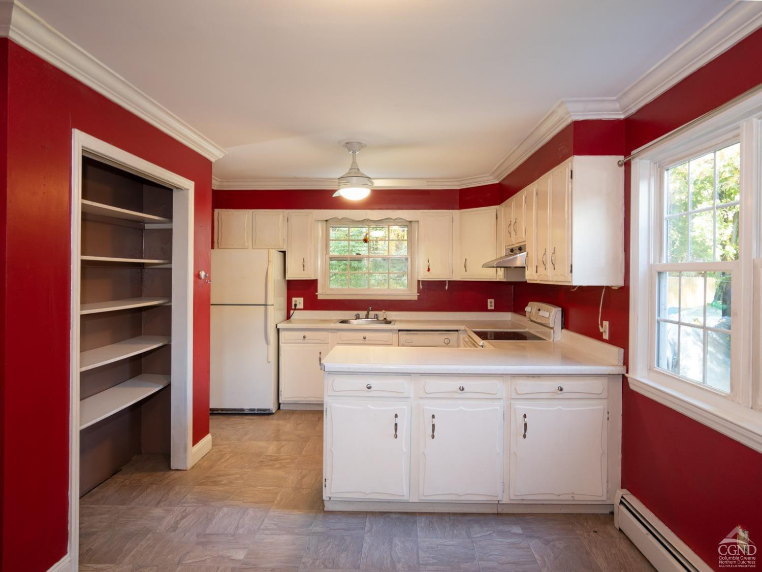 20 Hover Road Claverack, NY 12513 - Photo 3 of 29 Kitchen