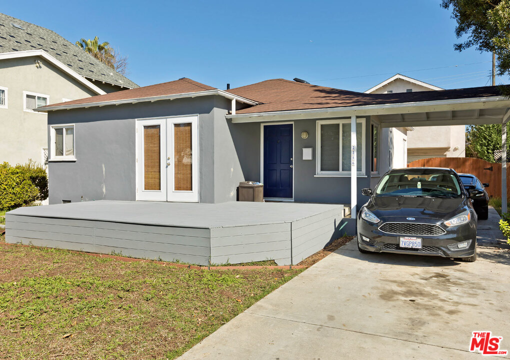 2256 Wellesley Avenue Los Angeles, CA 90064 - Photo 2 of 10