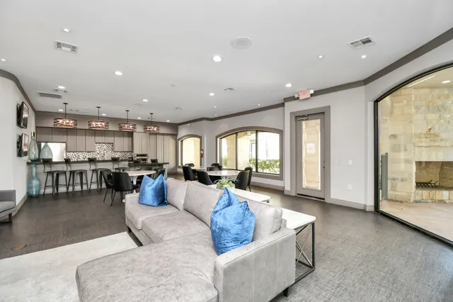 $1,193 | 6777 Sommerall Drive, Unit 1636, Houston, TX 77084