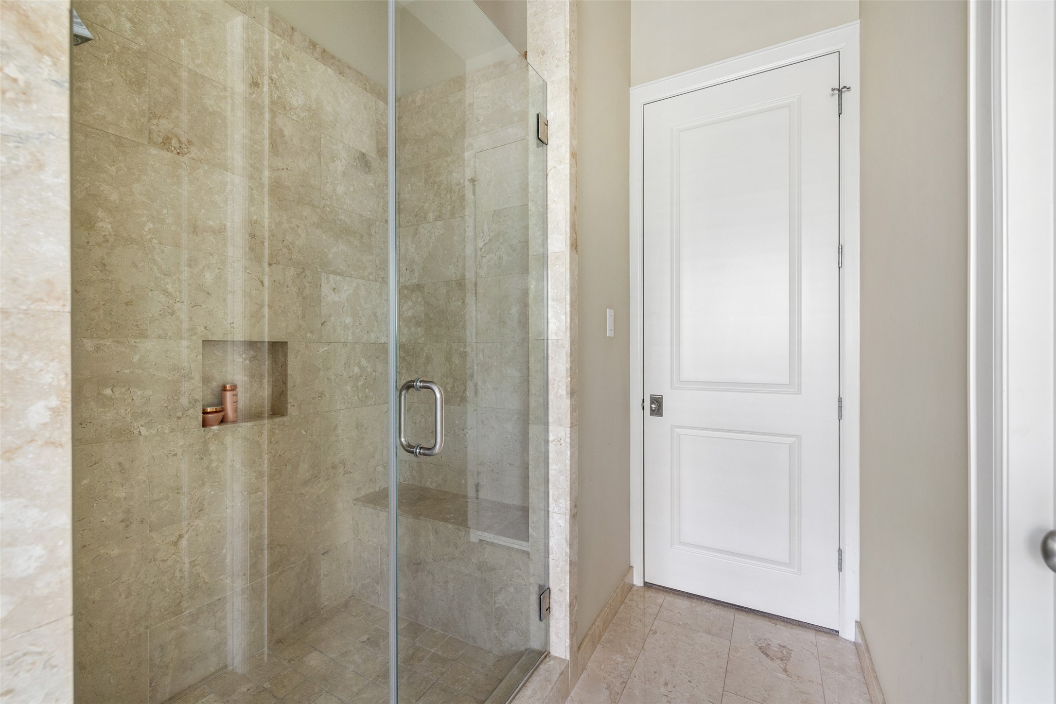 1202 Wynden Commons Lane Houston, TX 77056 - Photo 24 of 43 a bathroom with a shower