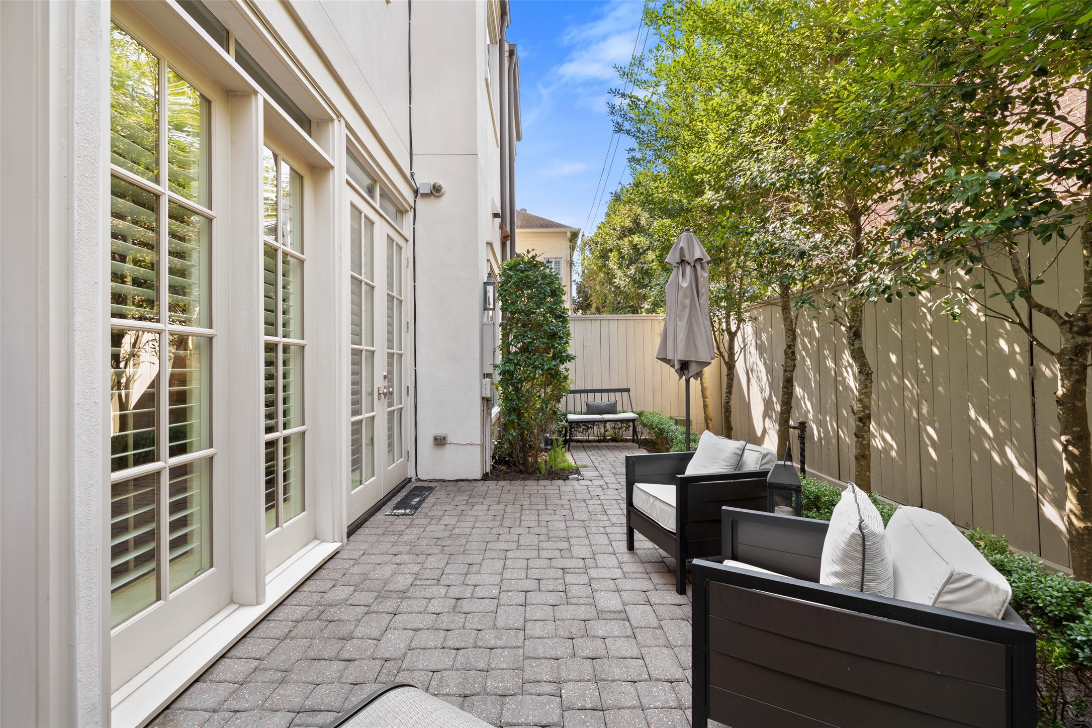 1202 Wynden Commons Lane Houston, TX 77056 - Photo 36 of 43 a view of outdoor space with seating area