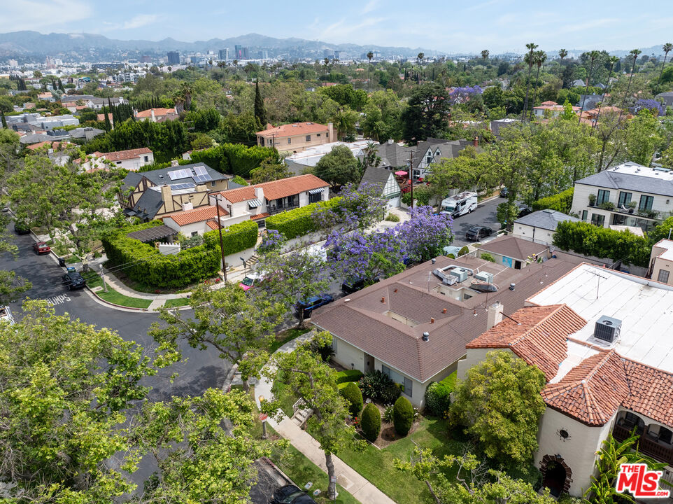 364 North Mansfield Avenue Los Angeles, CA 90036 - Photo 4 of 10