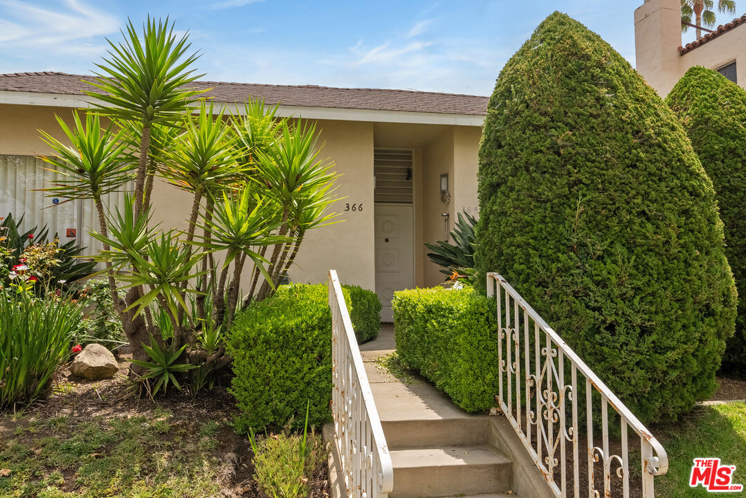 364 North Mansfield Avenue Los Angeles, CA 90036 - Photo 7 of 10