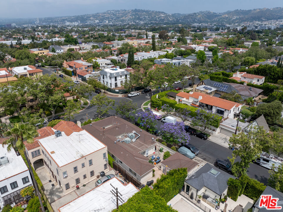 364 North Mansfield Avenue Los Angeles, CA 90036 - Photo 9 of 10
