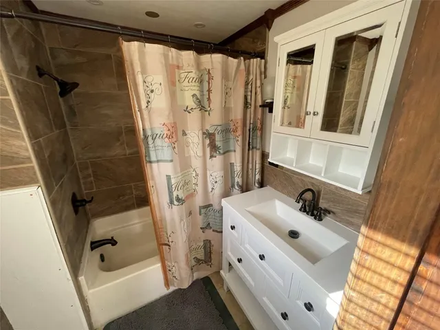 $1,800 | 64 Margaret Street, Johnson City, NY 13790