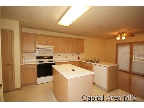 3318 Ashley Lane Springfield, IL 62711 - Photo 6 of 18