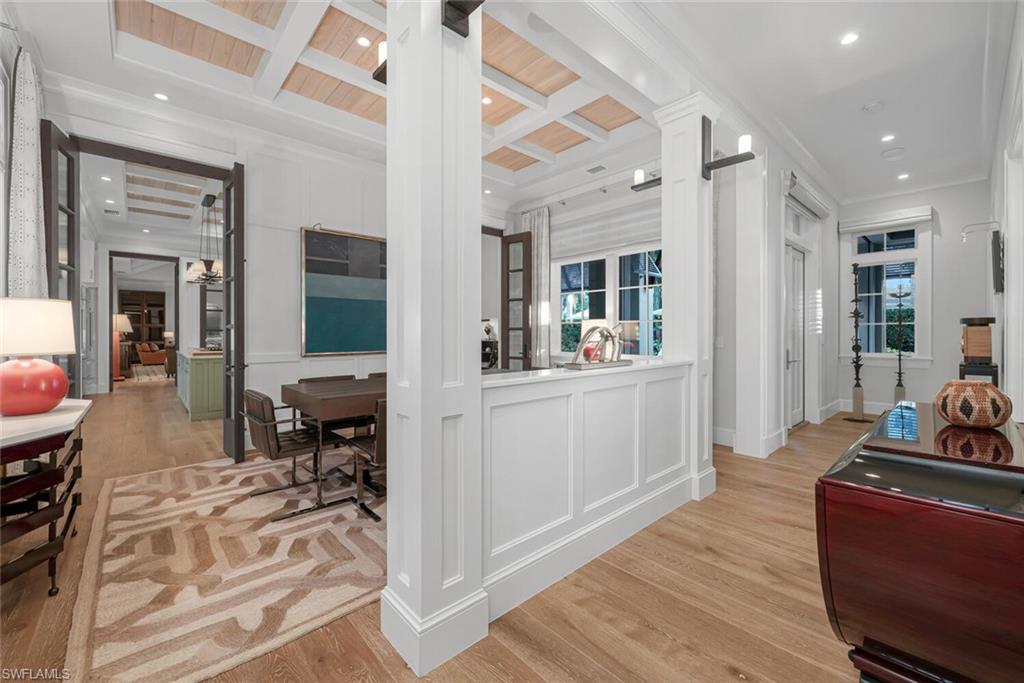 2284 Crayton Road Naples, FL 34103 - Photo 4 of 34