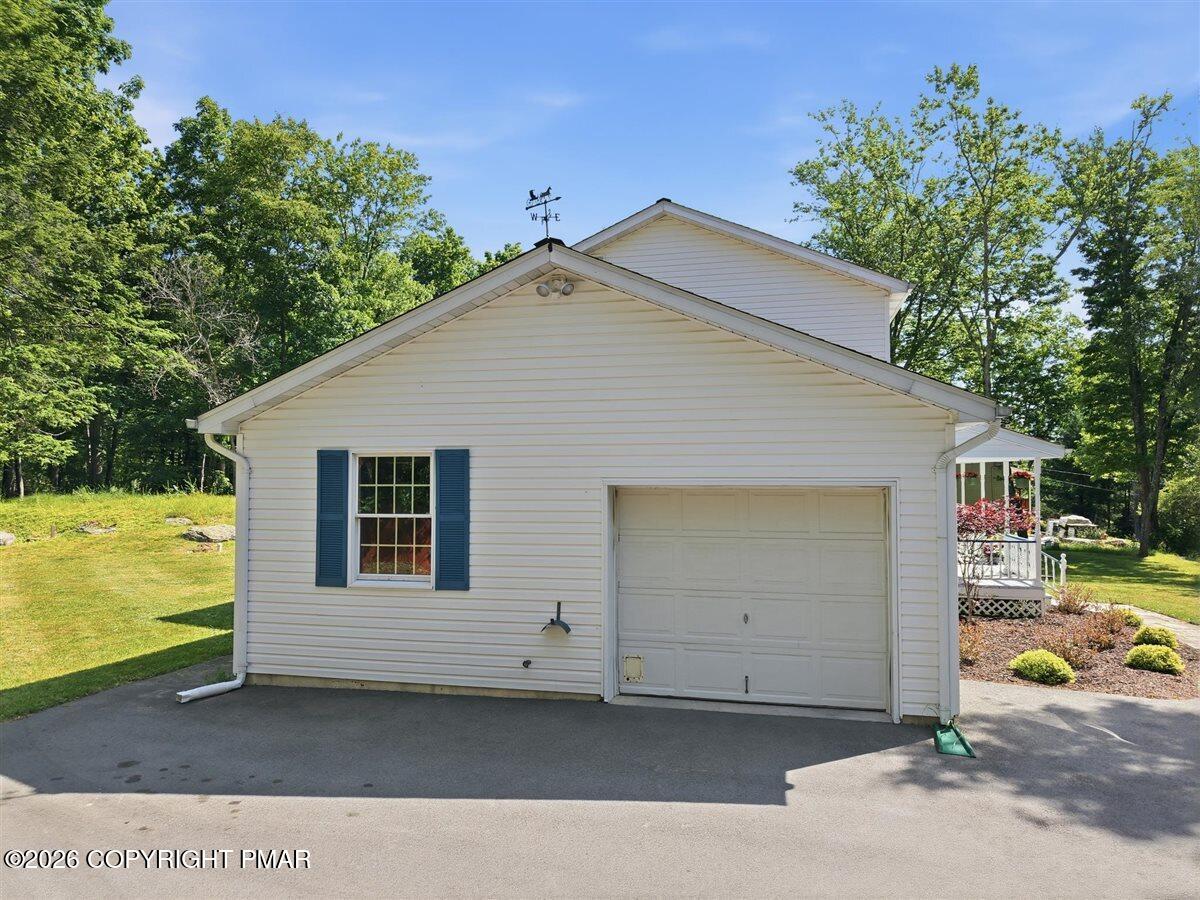 6039 Running Valley Road Stroudsburg, PA 18360 - Photo 7 of 70 070-079_dji_fly_20260609_100528_0555_178
