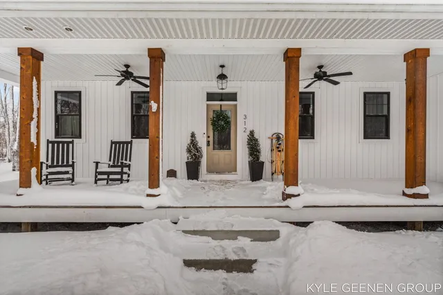 $789,900 | 312 48th Avenue, Zeeland, MI 49464