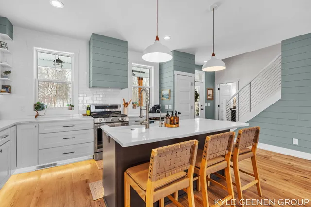 $789,900 | 312 48th Avenue, Zeeland, MI 49464