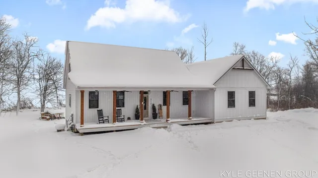 $789,900 | 312 48th Avenue, Zeeland, MI 49464