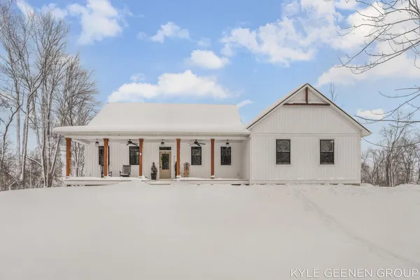 $759,900 | 312 48th Avenue, Zeeland, MI 49464