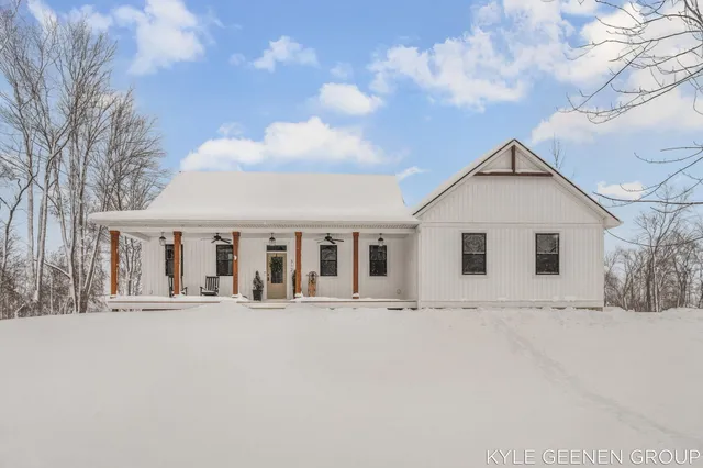 $789,900 | 312 48th Avenue, Zeeland, MI 49464