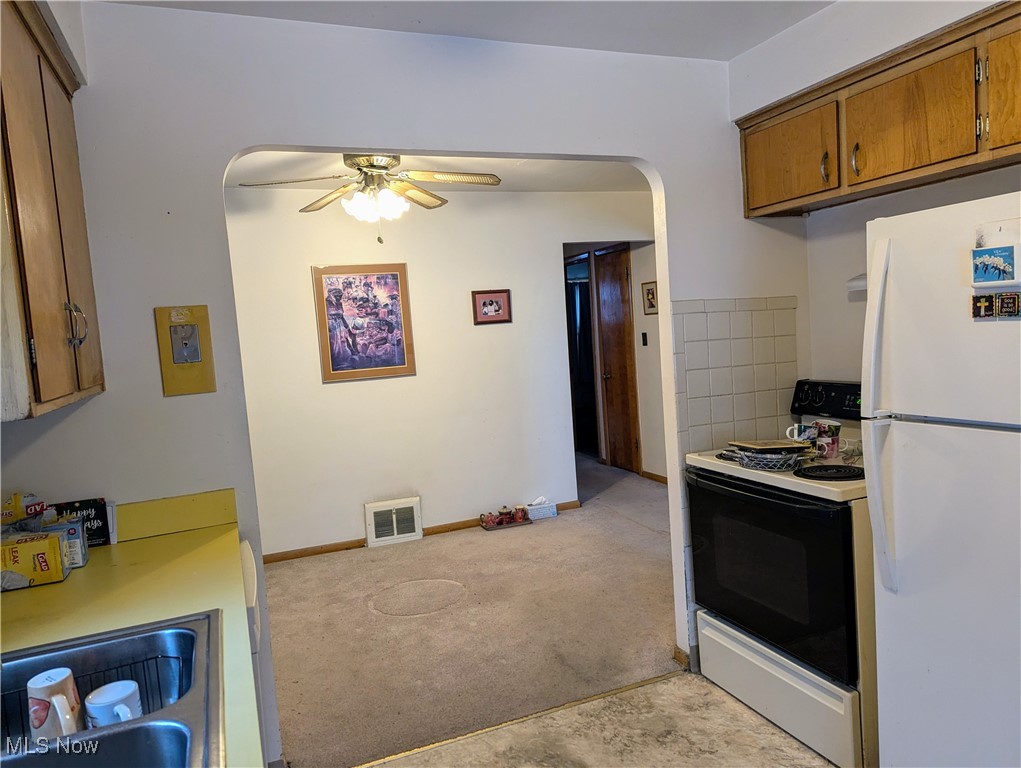 4128 East 186th Street Cleveland, OH 44122 - Photo 7 of 26 Kitchen