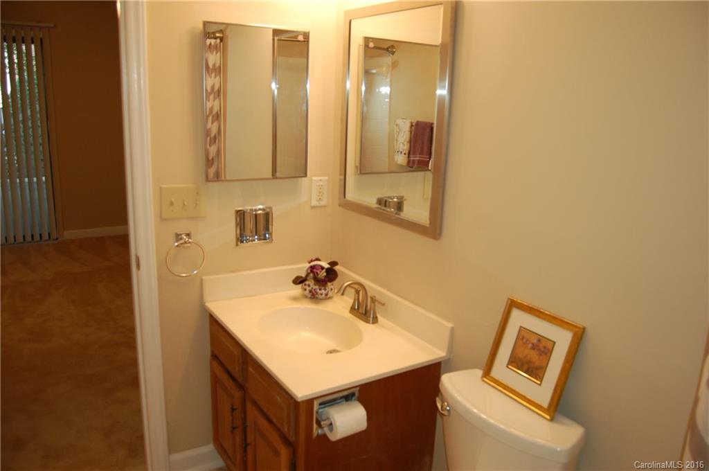1604 Sharon Road West, Unit 21 Charlotte, NC 28210 - Photo 16 of 20 Gallery Image 16