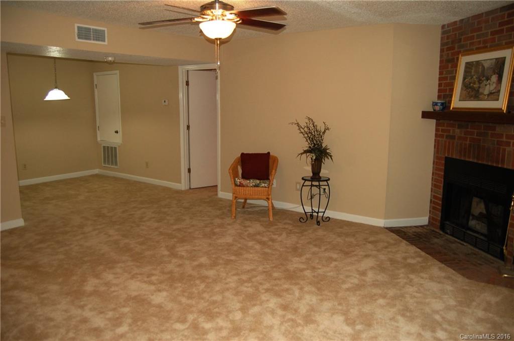 1604 Sharon Road West, Unit 21 Charlotte, NC 28210 - Photo 3 of 20 Gallery Image 3