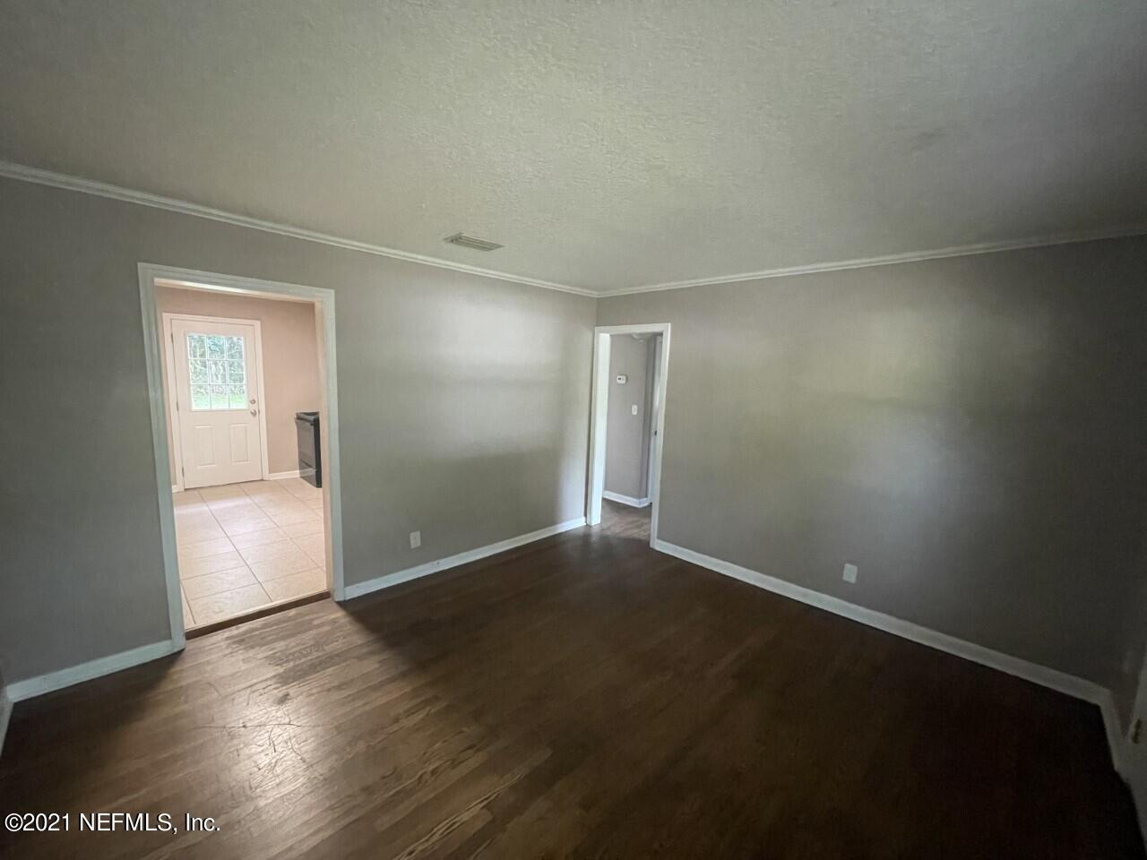 2915 Lopez Road Jacksonville, FL 32216 - Photo 3 of 11 thumbnail_IMG_0680
