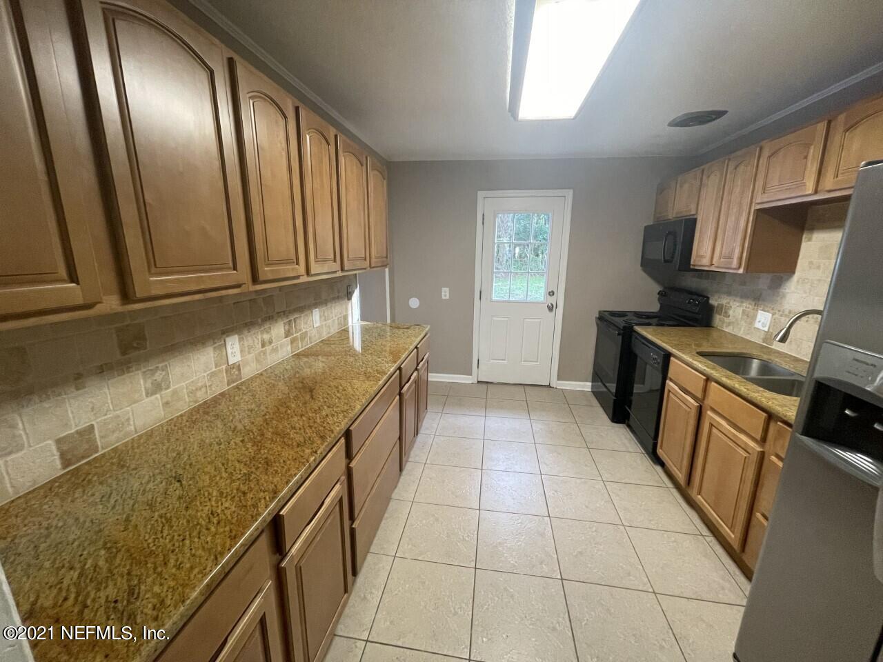 2915 Lopez Road Jacksonville, FL 32216 - Photo 5 of 11 thumbnail_IMG_0685